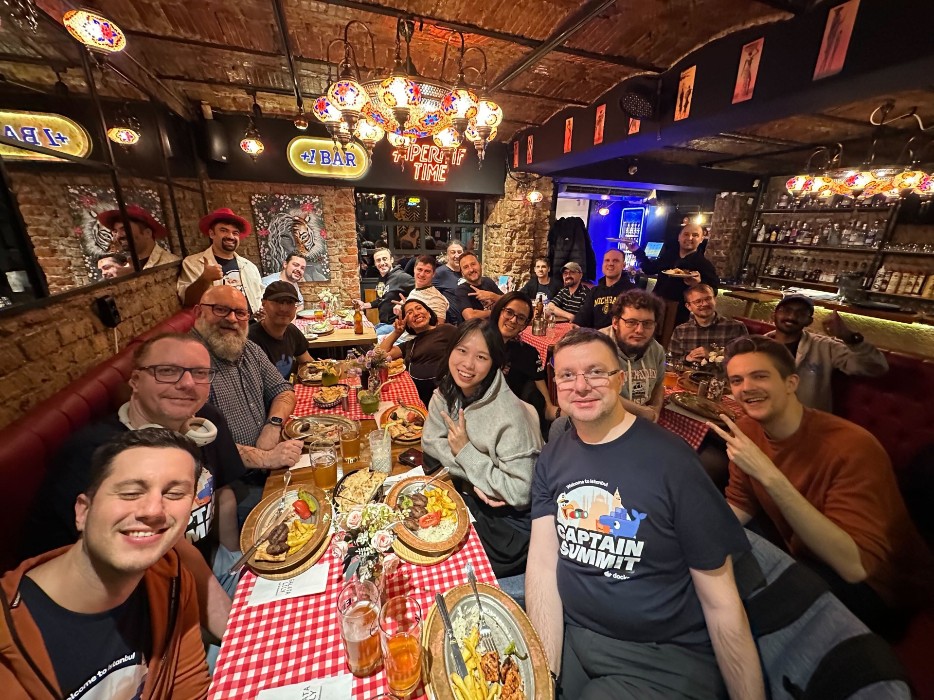 docker-captains-summit-istanbul-dinner.jpg