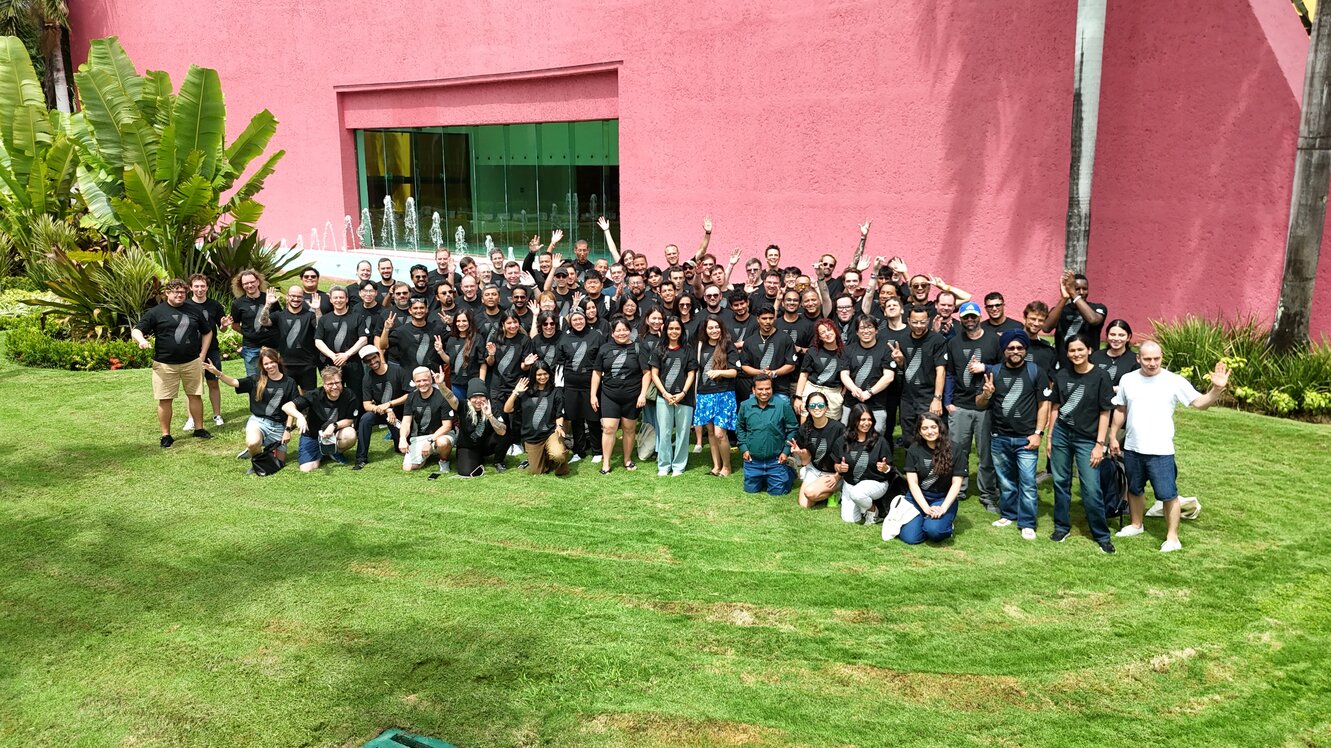 docker-captains-summit-mexico-group-photo-drone.jpg