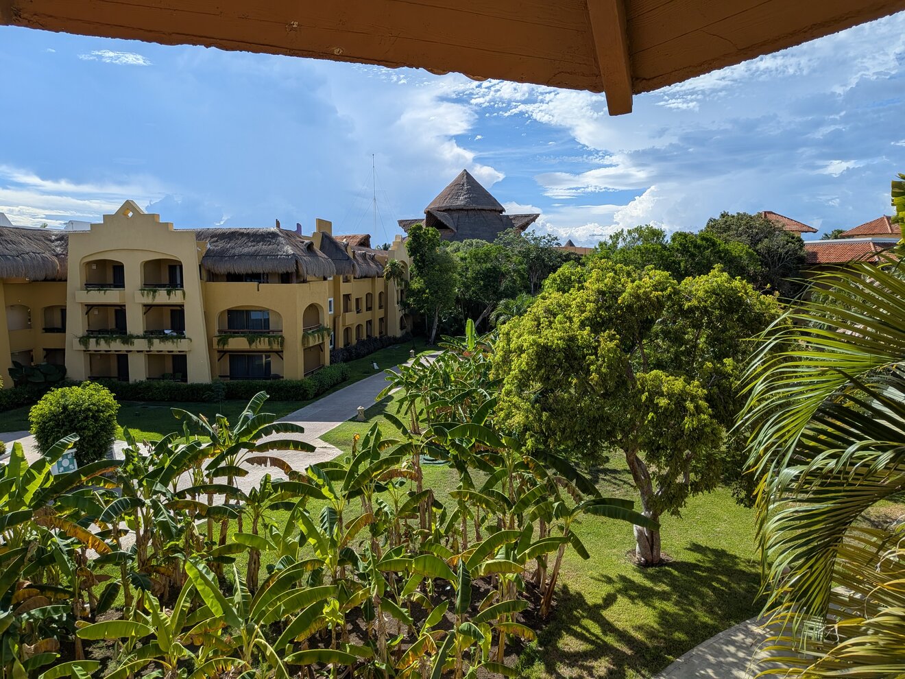 docker-captains-summit-mexico-resort-room.jpg